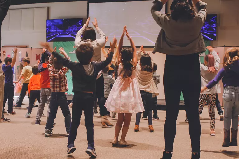 Kindertanzen - Tanzschule für Kinder in der Nähe finden.